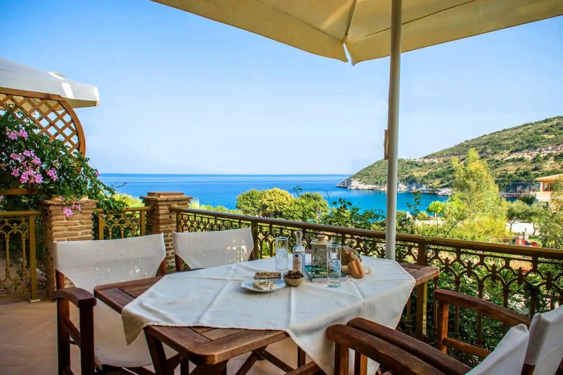 Makris Gialos Suites near Makris Gialos Beach (Zakynthos Island, Greece) - terrace